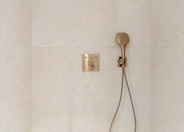 La Ponche L Old Village L Shellter