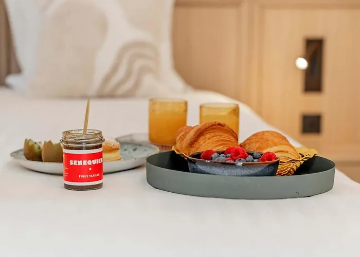 La Ponche L Old Village L Shellter *